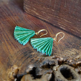 AROS ABANICO ORIGAMI VERDE ENCHAPE ORO