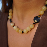 COLLAR PIEDRAS AMARILLO NEGRO