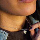 COLLAR CADENA CORAZON KAKI PLATA