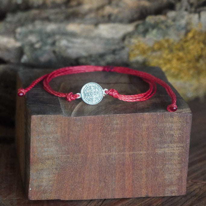 collar hilo gris detente