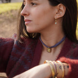 COLLAR SEDA RÚSTICA FLOR ENCHAPE ORO