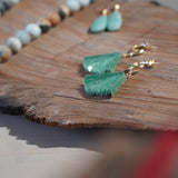 AROS ARGOLLAS GRUESAS ABANICO ORIGAMI VERDE ENCHAPE ORO