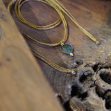 COLLAR HILO PIEDRA LABRADORITA ENGASTADA ENCHAPE ORO