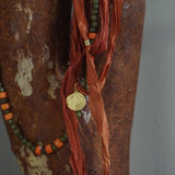 COLLAR CINTA SEDA RÚSTICA SAN BENITO ENCHAPE ORO