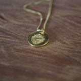 COLLAR MEDALLA DETENTE ENCHAPE ORO