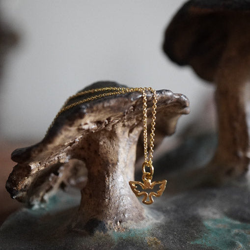 COLLAR ESPIRITU SANTO CONTORNO MINI ENCHAPE ORO