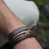 PULSERA CUERO TRENZADO CAFÉ BROCHE PLATA MATE HOMBRE