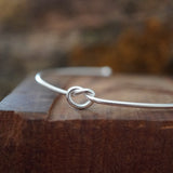 PULSERA ESCLAVA NUDO ENCHAPE PLATA MATE