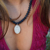COLLAR MEDALLÓN LIBÉLULA PIEDRAS ENCHAPE PLATA