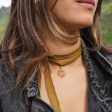 COLLAR CINTA SEDA RIBETEADA VIRGEN DECO ENCHAPE ORO