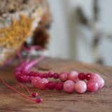 COLLAR PIEDRAS ROSA BURDEO AJUSTABLE