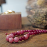 COLLAR PIEDRAS ROSA BURDEO AJUSTABLE