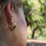 EAR CUFF MARTILLADO ENCHAPE ORO