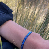 PULSERA TELAR DELGADA ROMBOS AZUL CELESTE