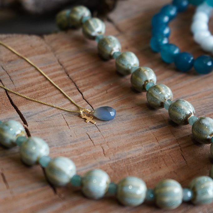COLLAR PIEDRA CALCEDONIA CRUZ MINI