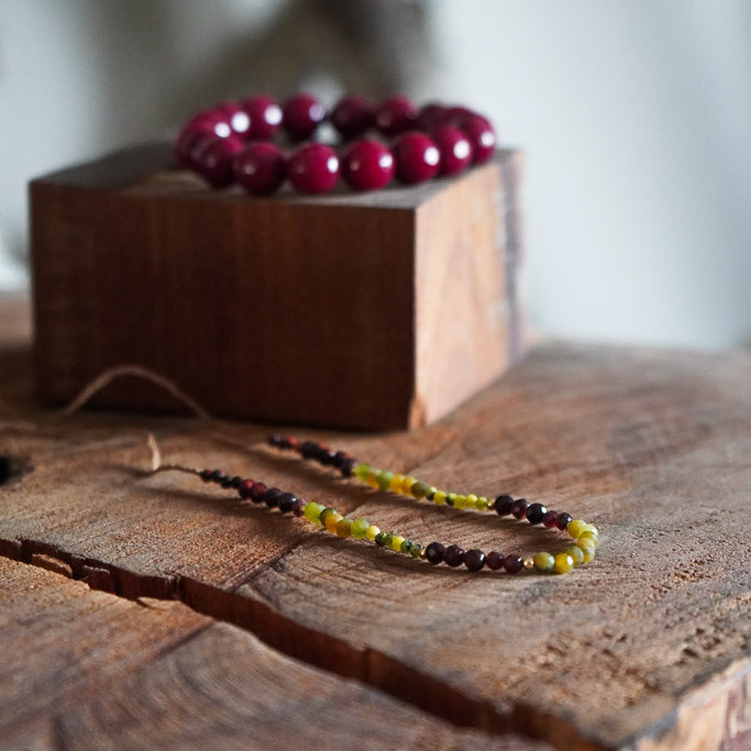 COLLAR TEJIDO BURDEO VERDE GOLDFILLED