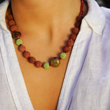 COLLAR PIEDRAS BURDEO VERDE