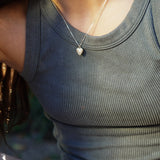 COLLAR CADENA CORAZON KAKI PLATA TEEN