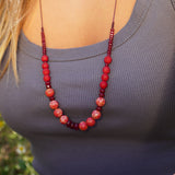 COLLAR PIEDRAS ROJO BURDEO